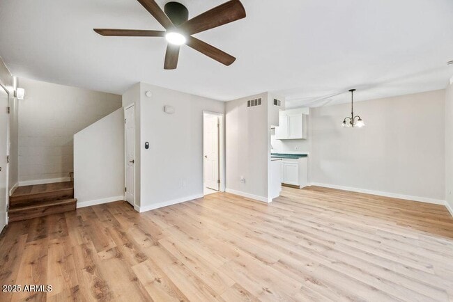 Foto del edificio - 5911 W Golden Ln