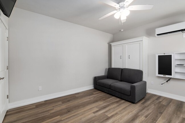 Foto del edificio - Walking Distance to Campus - Ansley Way ST...