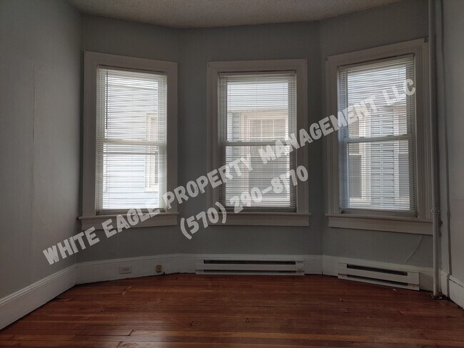 Foto del edificio - 915 W Elm St