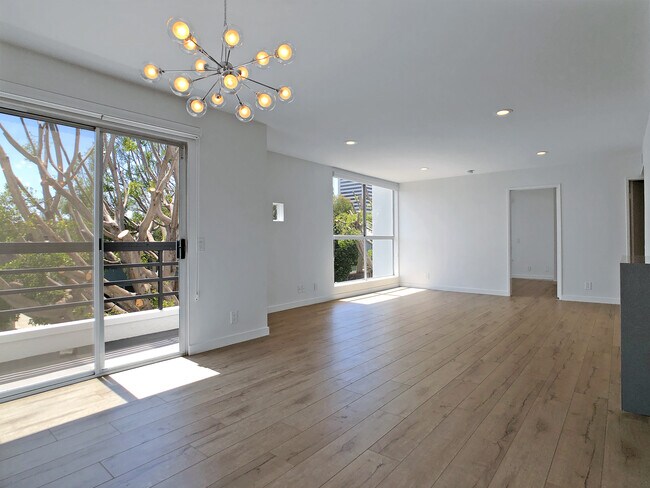 Building Photo - 1818 Camden Ave