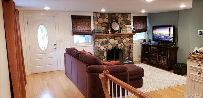 Building Photo - 55 S Hill Rd
