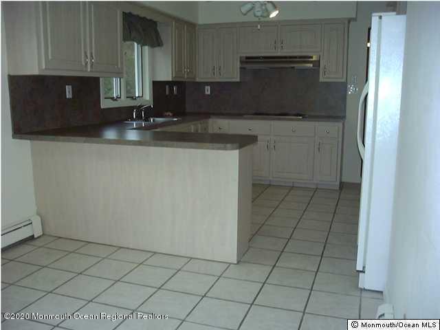 Building Photo - 298 Middle Rd