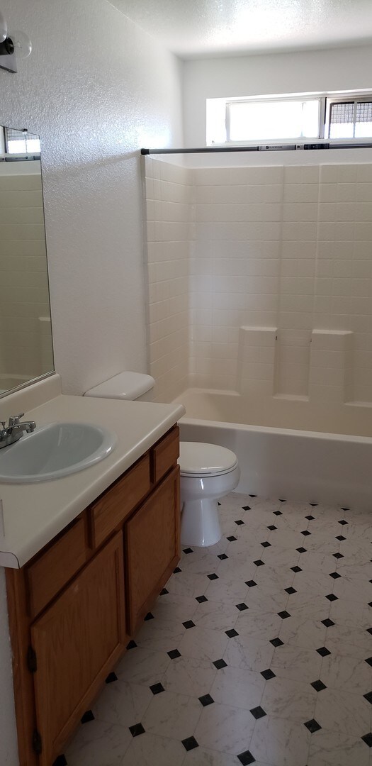 Building Photo - Nice 3 Bedroom 2 Bath home in Soledad