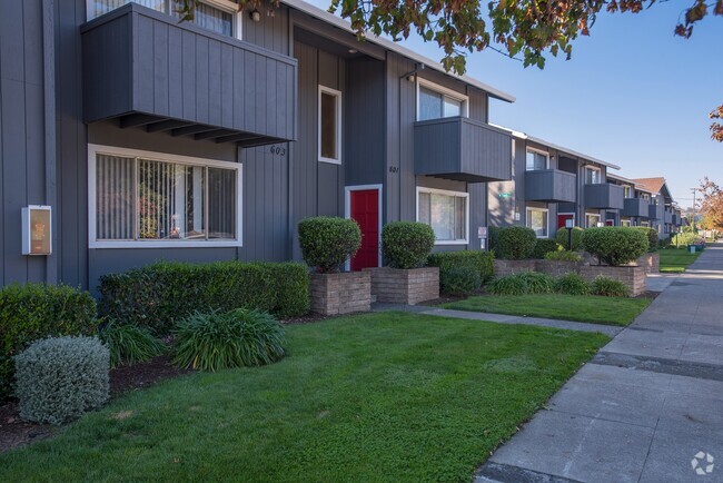 Building Photo - Spring Lake Apartments
