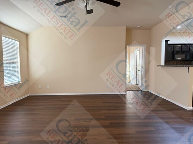 Foto del edificio - 9604 Ella Ln