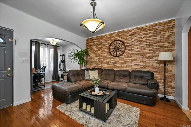 Foto del edificio - 84-16 108th Ave