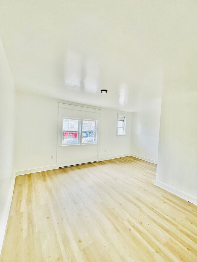 Foto del edificio - Charming 2BR 1BA Apartment in Cedarbrook!