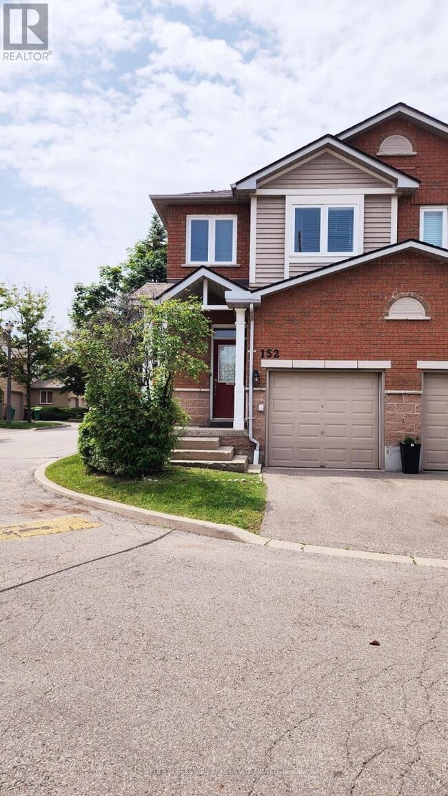 Building Photo - 833 Scollard Ct