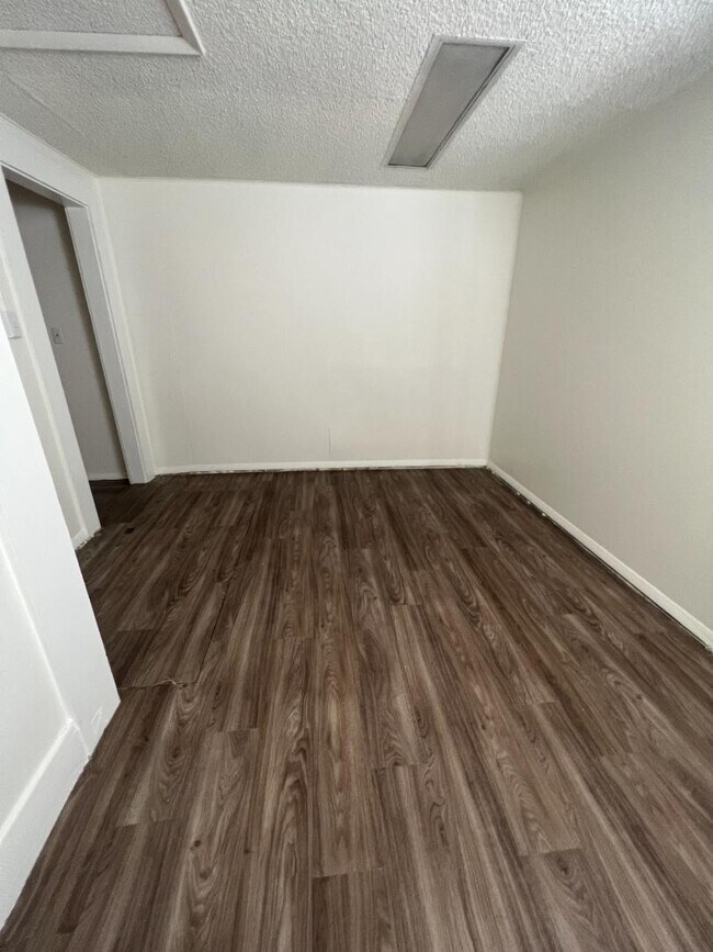 Foto del edificio - 2302 S Delaware St