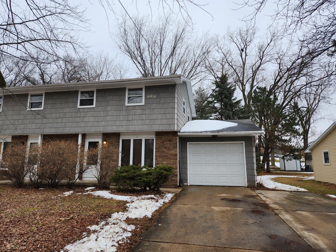 2674 W Point Rd, Green Bay, WI 54304 House Rental in Green Bay, WI