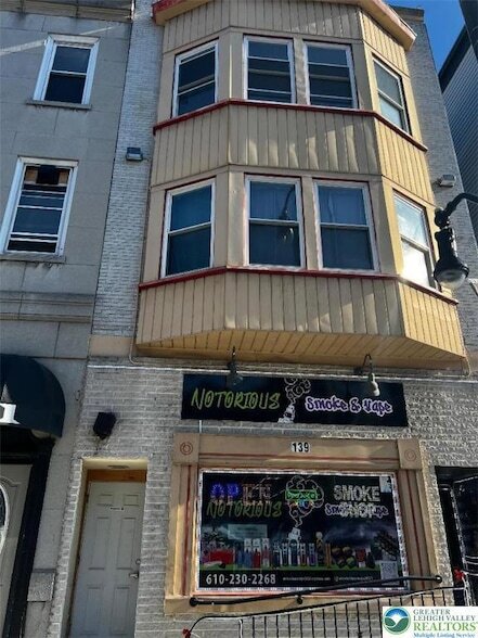Foto principal - 139 N 7th St
