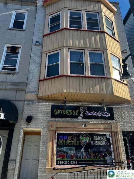Building Photo - 139 N 7th St