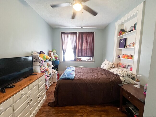 Foto del edificio - 793 Milford Point Rd