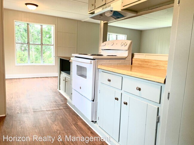 Building Photo - 3 br, 1.5 bath House - 3868 Robert Pryor Rd