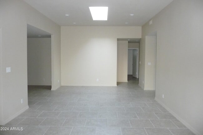 Foto del edificio - 6141 N 34th Pl