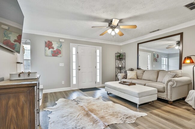 Foto del edificio - 480 N Jeff Davis Dr