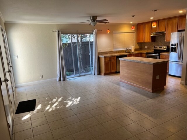 Foto del edificio - 5377 Dent Ave