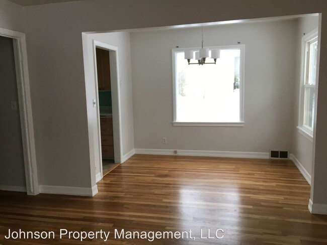 Building Photo - 2 br, 1 bath Apartment - 716 W. 15th Ave.