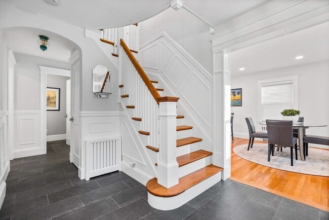 Building Photo - 37 Commonwealth Park