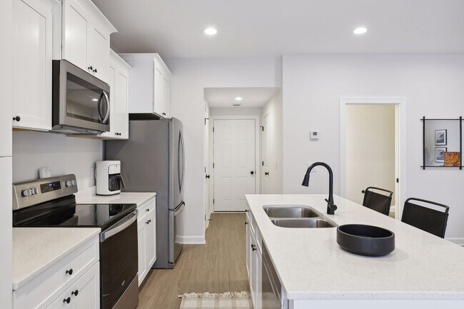 Foto del edificio - 983 Dailey Pl