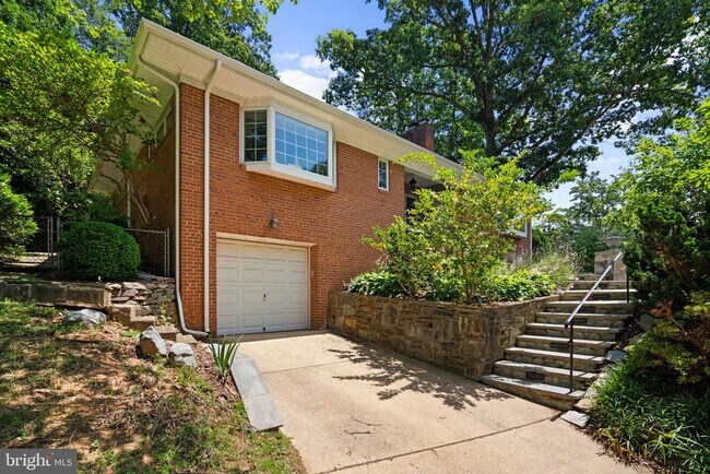 Foto del edificio - 5201 Brookeway Dr
