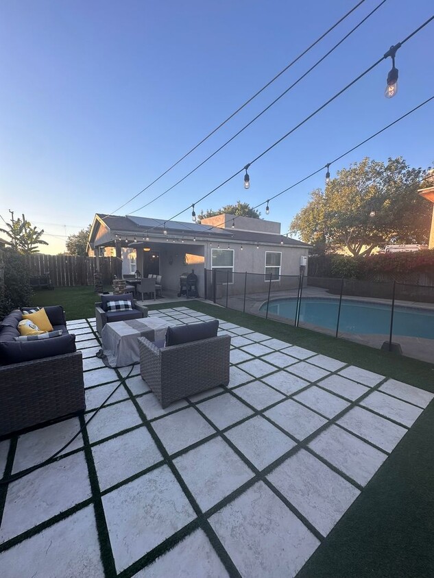 Primary Photo - 3 bed/2 bath - Stunning Imperial beach hom...