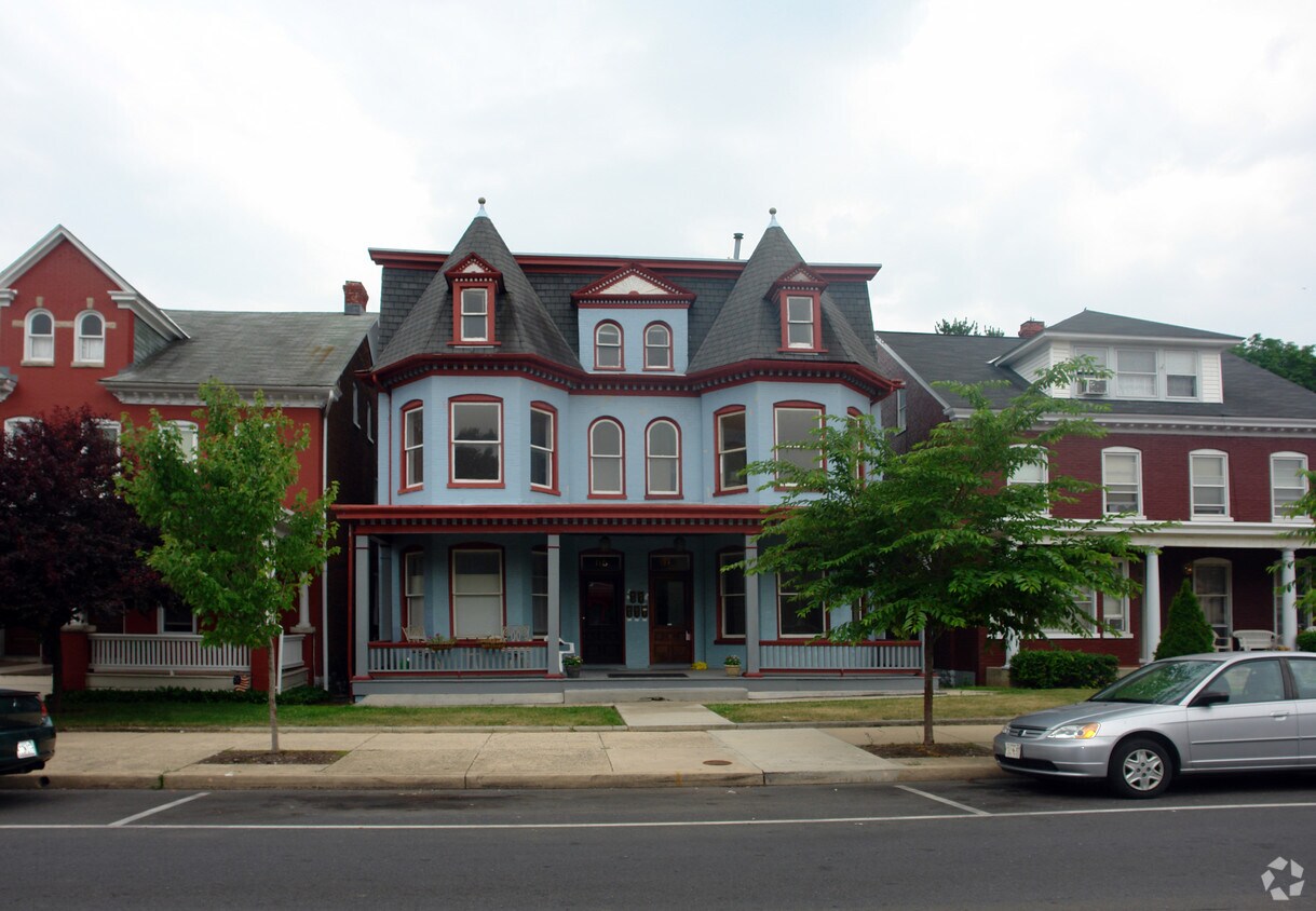 Building Photo - 113 Broadway