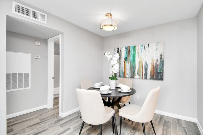 Building Photo - 2701 W Bellfort Ave