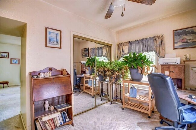 Foto del edificio - 1739 N Gulick Ave