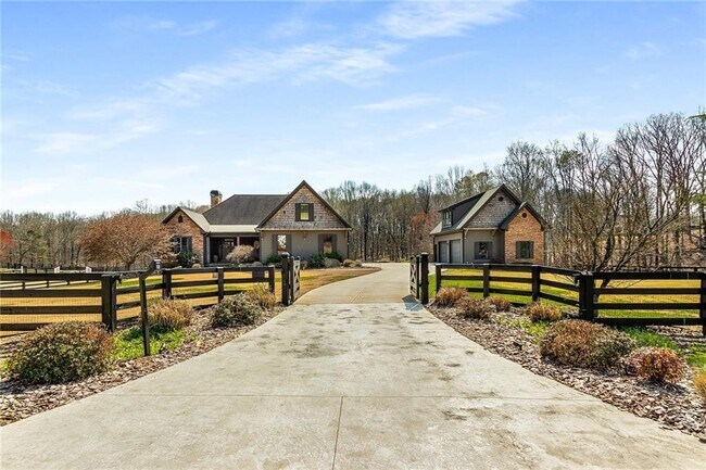 Building Photo - 103 Hunting Valley Trail