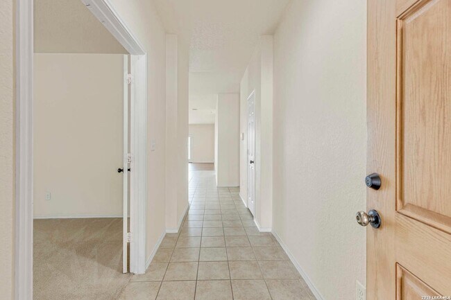 Foto del edificio - 322 Walnut Crest