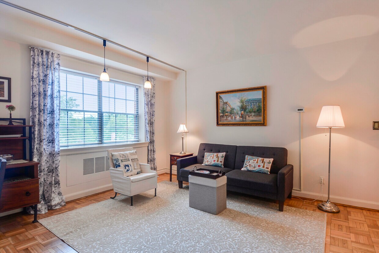 Living room - 3601 Greenway