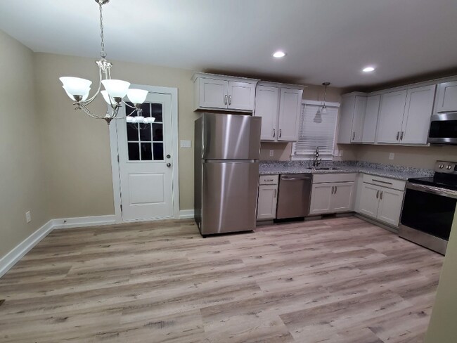 Building Photo - 83 E Boxley Dr
