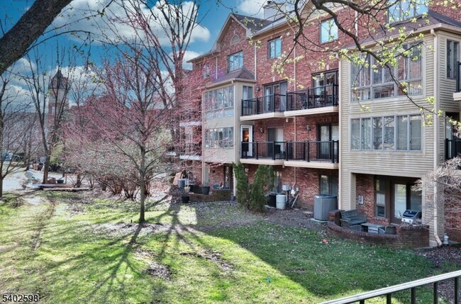 Foto del edificio - 35 Mews Ln