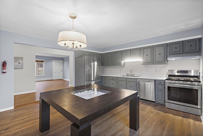 Building Photo - 27-29 E Clifton Terrace
