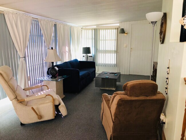 Foto del edificio - 3701 Baynard Dr