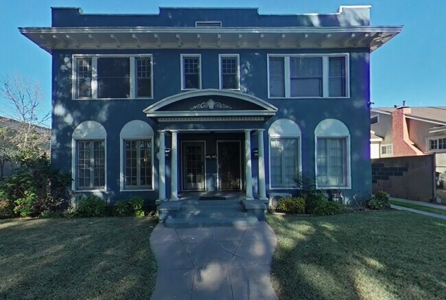 Building Photo - 207 W Windsor Rd