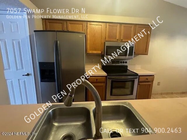 Foto del edificio - 7057 Swamp Flower Dr N
