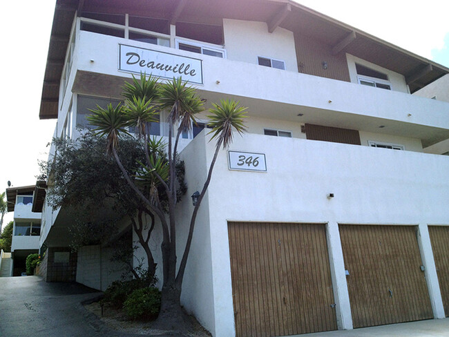 Foto del edificio - Deauville Apts.