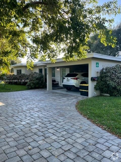 Building Photo - 4520 SW 24th Ave