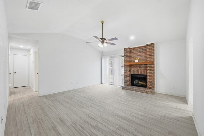 Foto del edificio - 1746 Glencairn Ln