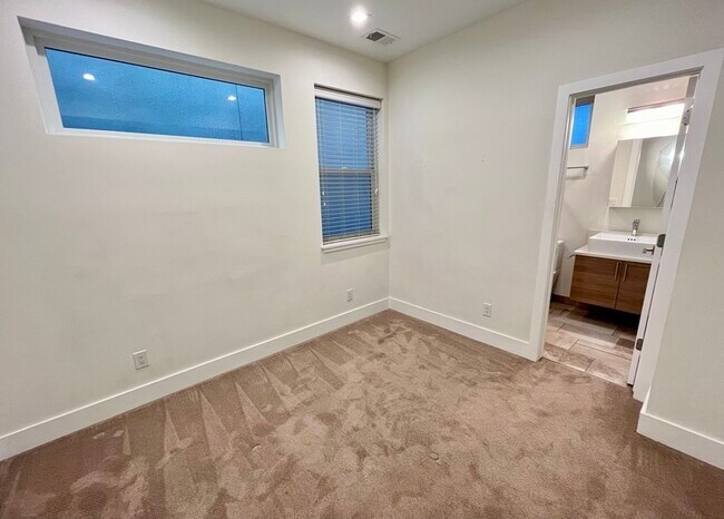 Building Photo - 4176 N Pecos St
