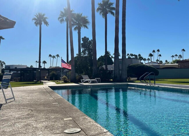 Foto del edificio - 7631 E Chaparral Rd