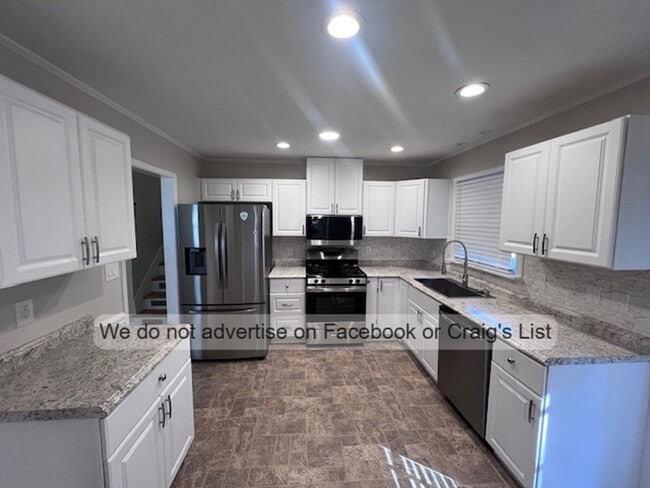 Building Photo - Edenroc- Edenwood Drive