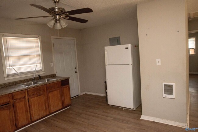 Building Photo - 3227 Clopton St SW