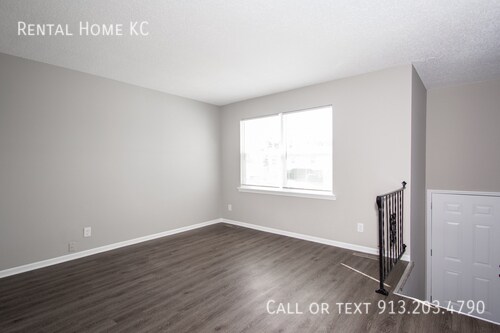 Building Photo - 1226 E Cothrell-