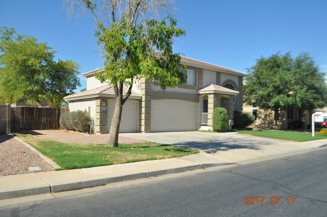 Building Photo - 12326 W Sierra St