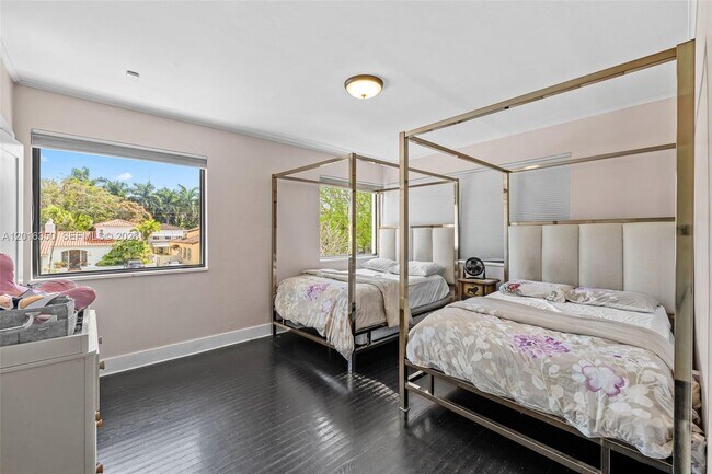 Foto del edificio - 3420 Sheridan Ave
