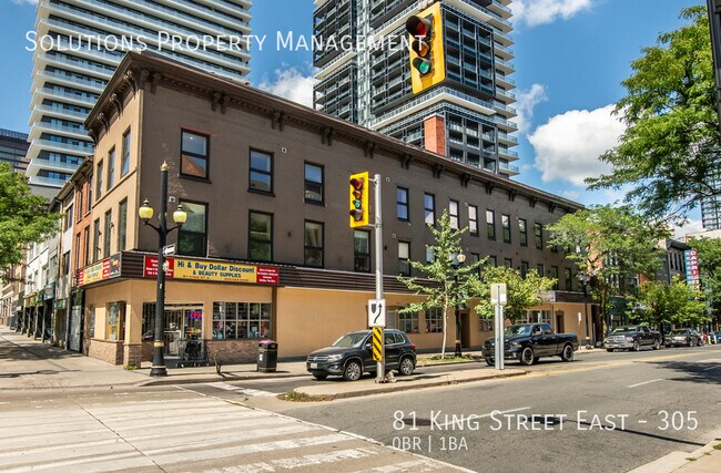 Photo du bâtiment - Bachelor Apartment - Move-In Ready!