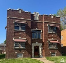 Building Photo - 328 W Columbia Ave
